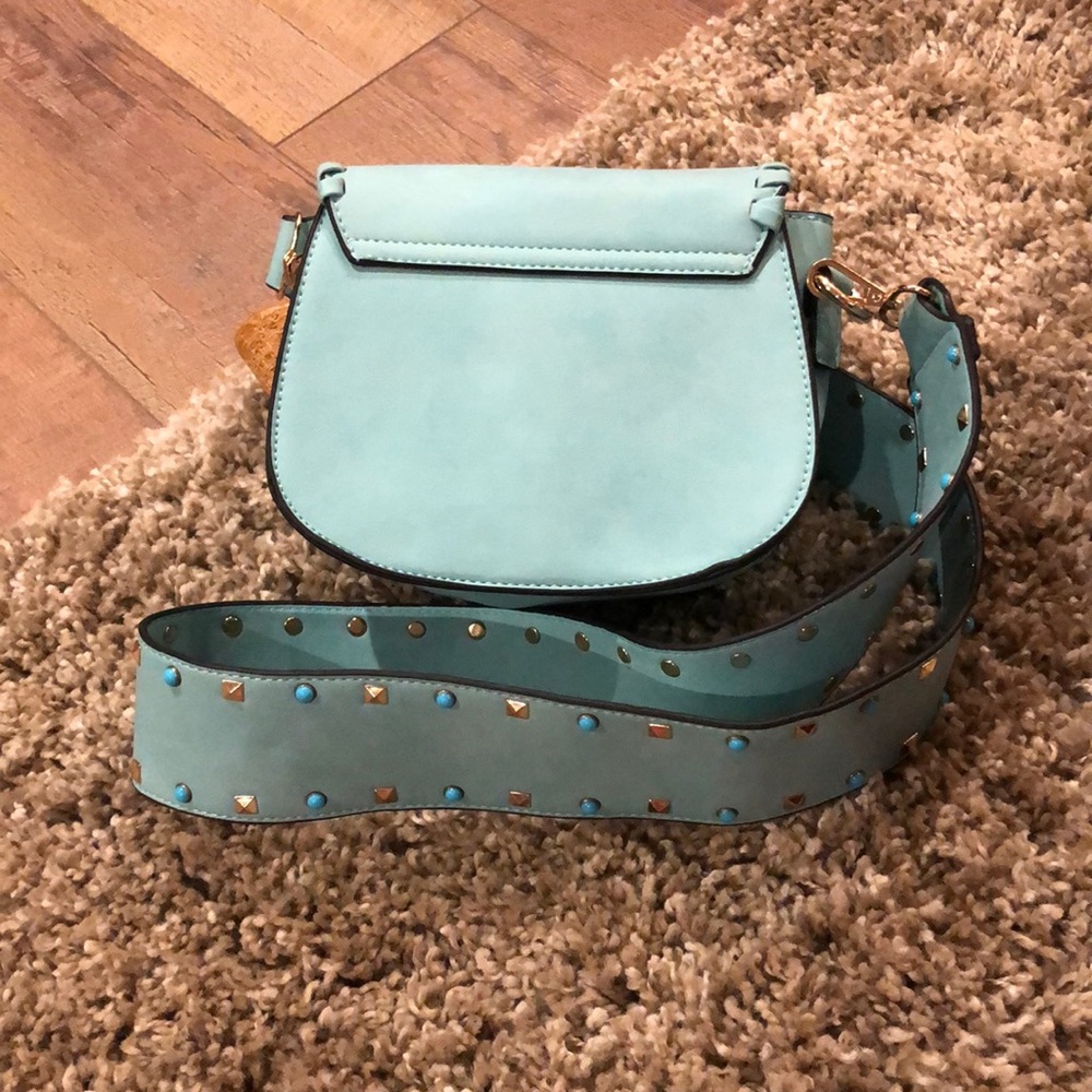 Kiss Me Couture crossbody purse - Picture 4 of 7
